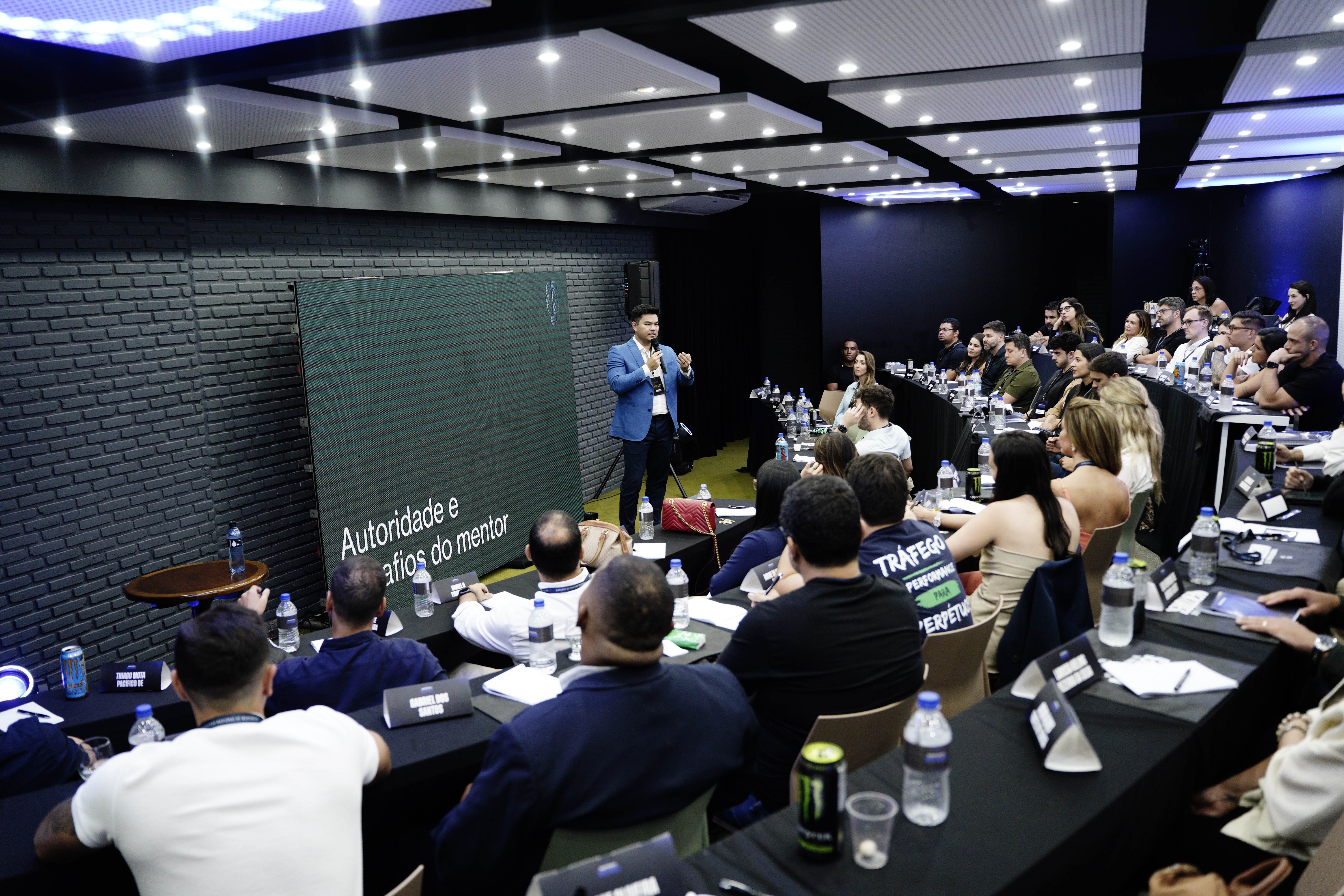 Palestra no evento Tutory